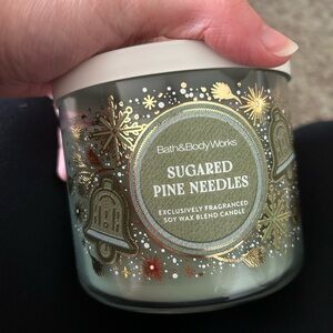Bath & Body Works Sugared Pine Needles Candle - Green & Gold